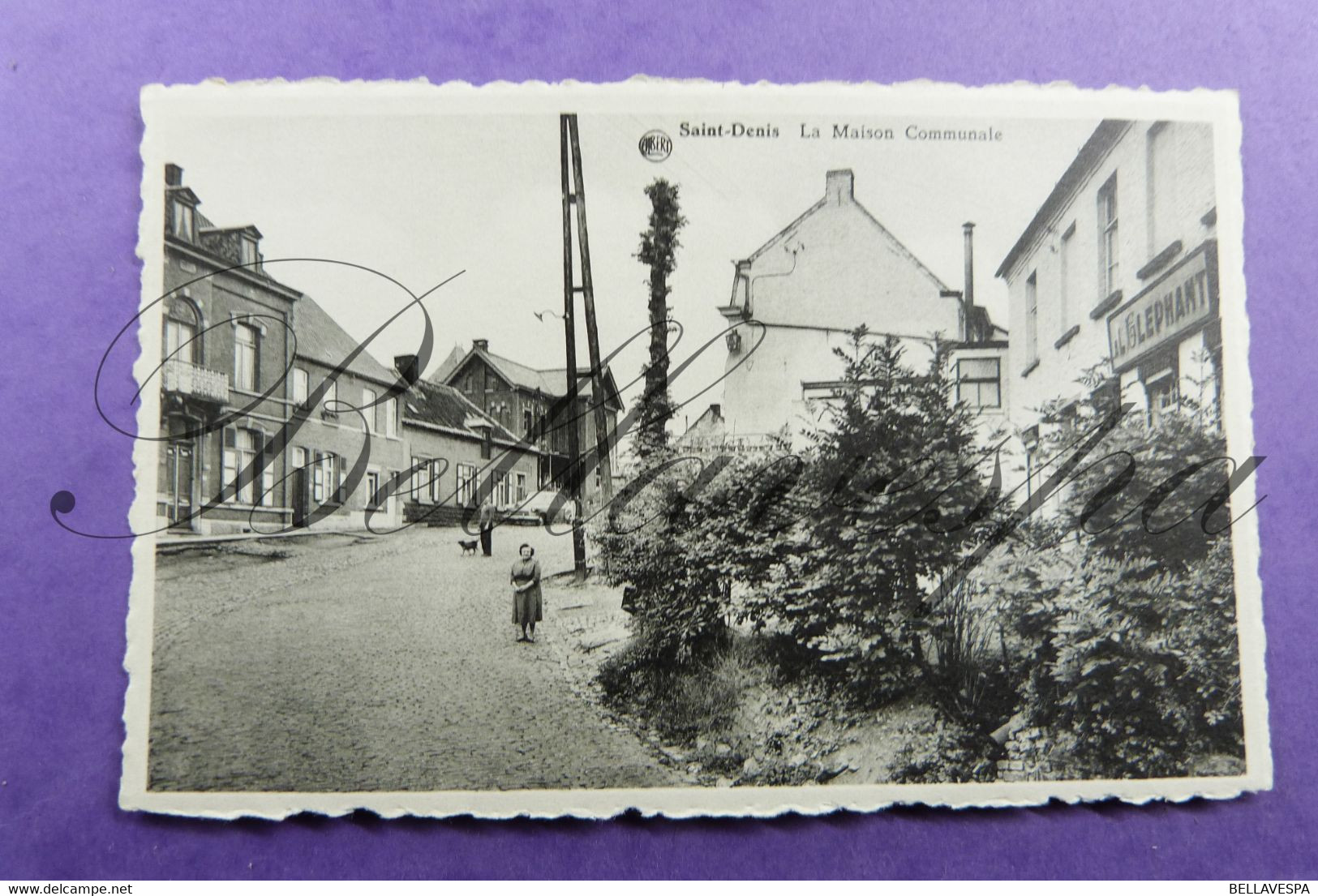 Saint-Denis. La Maison Communale. - La Bruyère