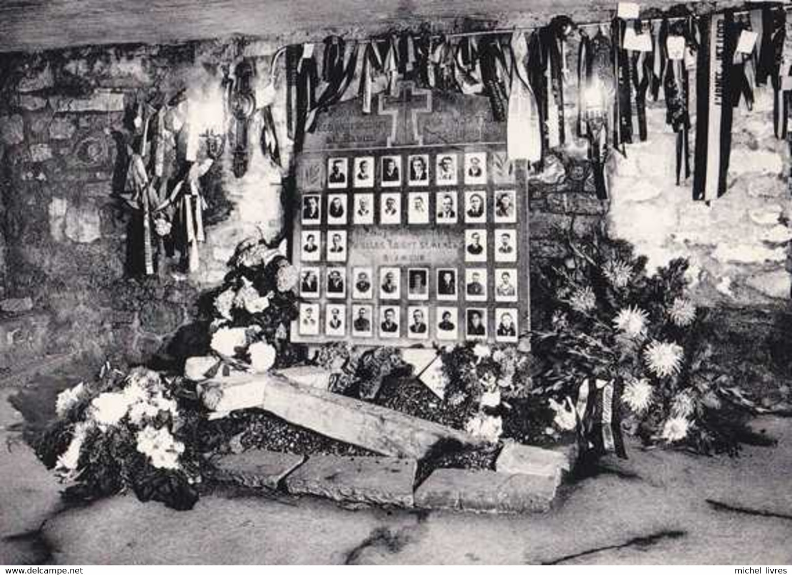 Bande - Monument Aux 34 Victimes Abattues La Veille De Noël 1944 - Nassogne - Pas Circulé - Nels - TBE - Nassogne