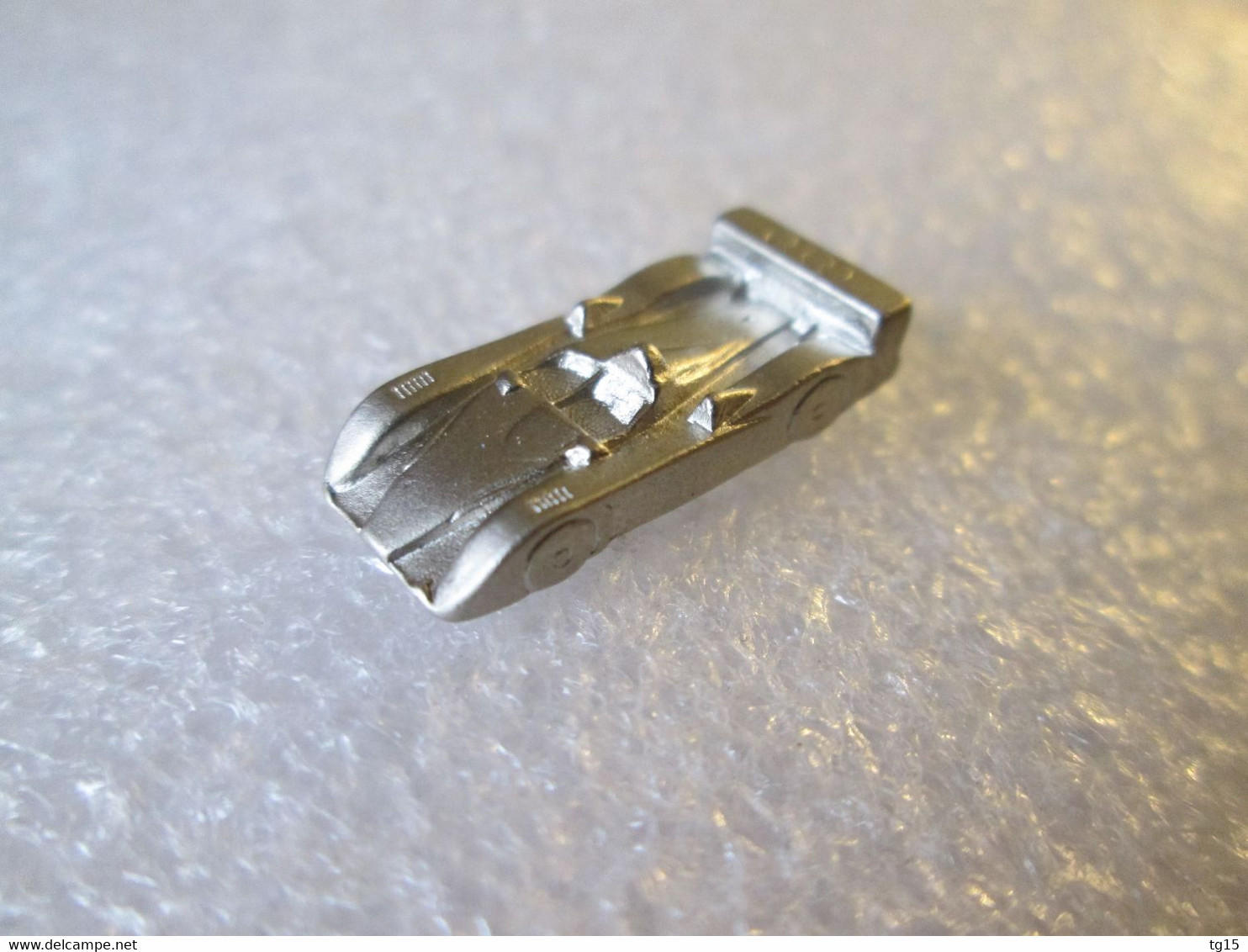 TOP  PIN'S    AUDI  R  8   Zamak  3D - Audi