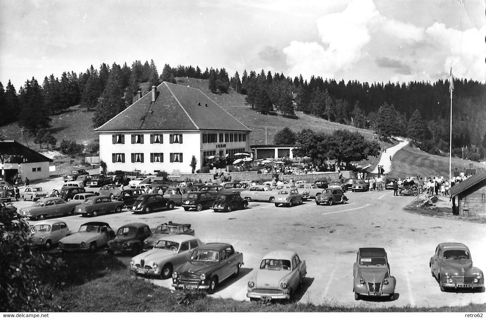 FONTAINES → Hôtel De La Vue-des-Alpes Avec Beaucoup De Vieilles Voitures, Ca. 1955 - Fontaines