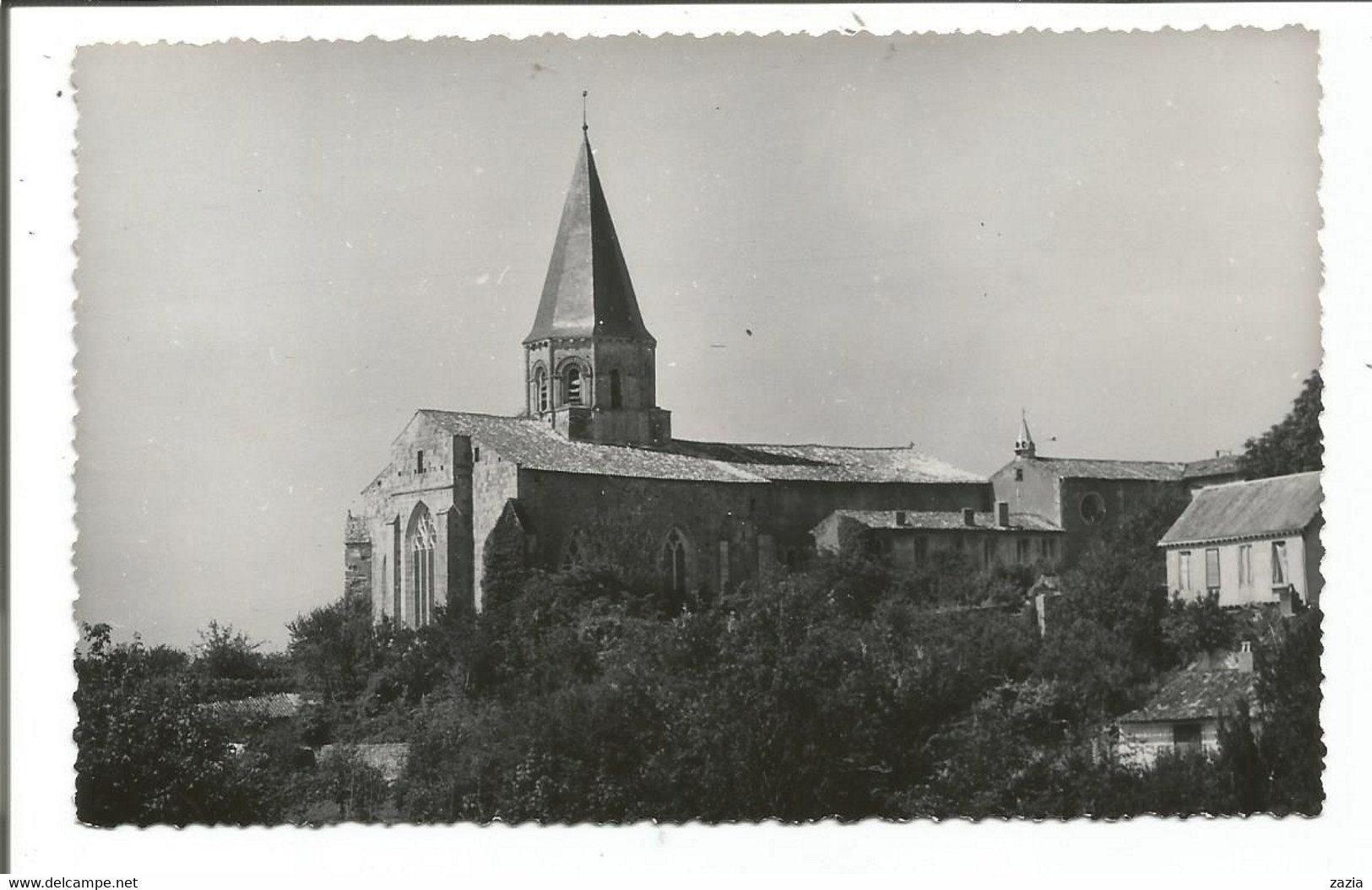 79.202/ CHAMPDENIERS - L'église - Champdeniers Saint Denis