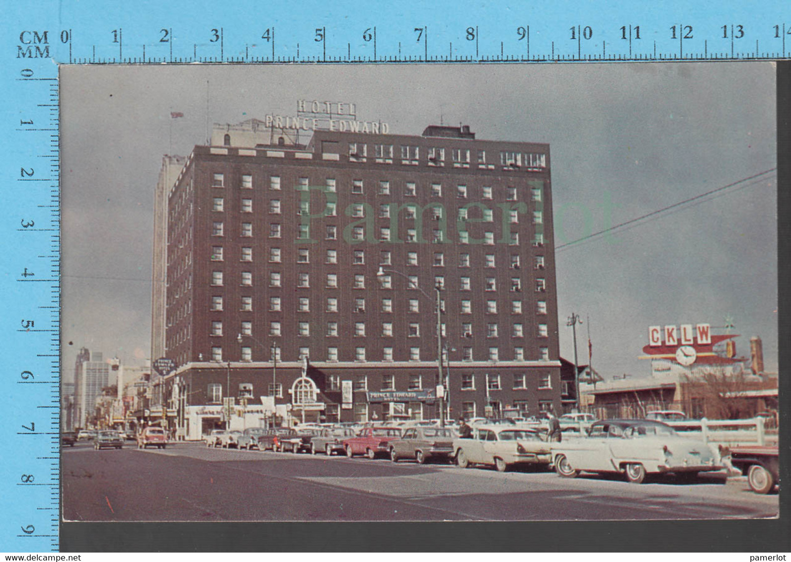 Postcard- Old Car In Front Of The Hotel Prince Edward, Windsor Ontario, Canada -  Carte Postale - Windsor