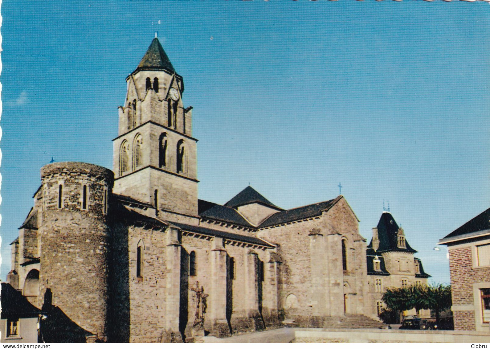 19, Uzerche, L'Eglise Saint Pierre - Uzerche