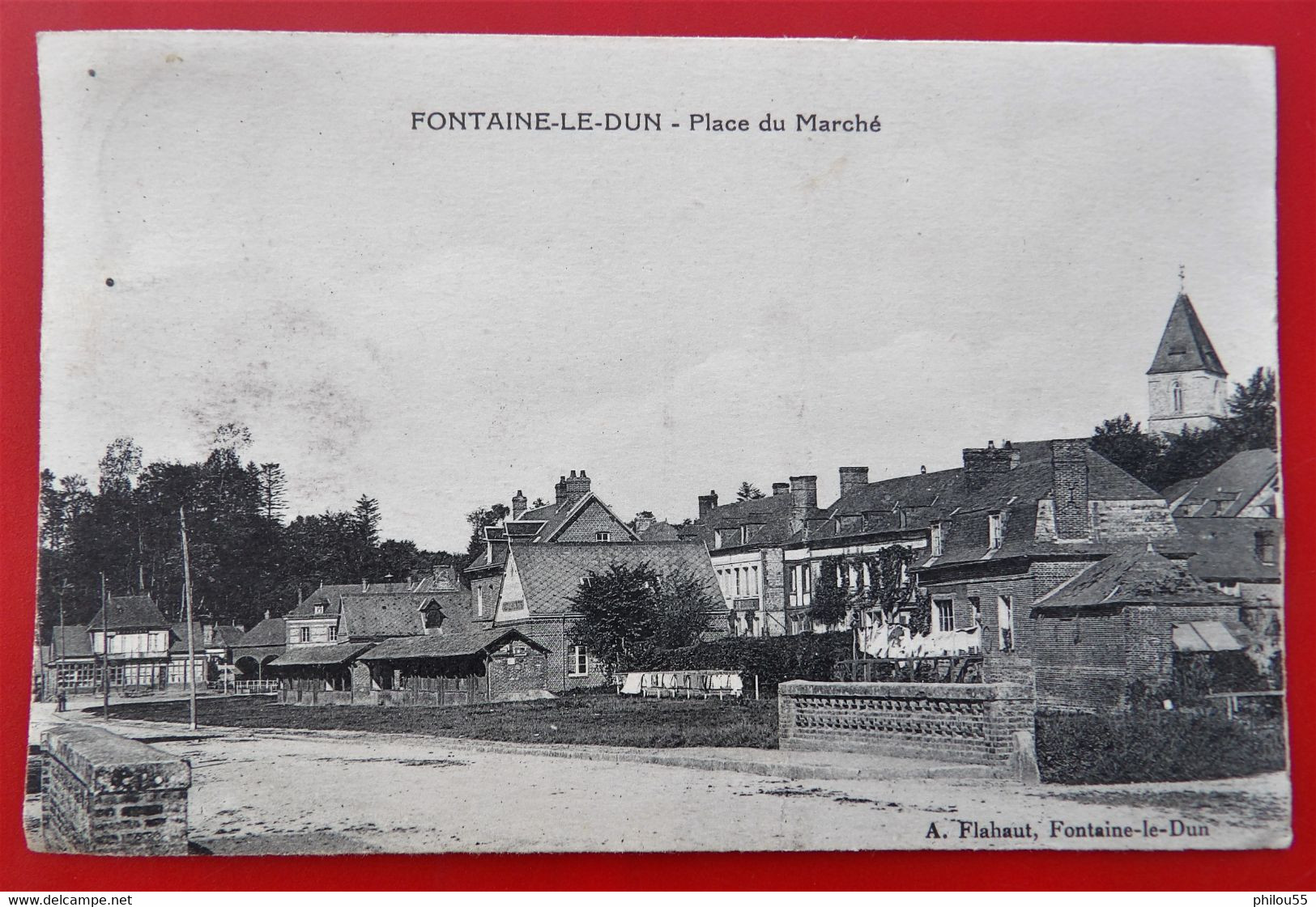 Cpa 76 FONTAINE LE DUN Place Du Marche  Adresse Contre Torpilleur GUEPARD Toulon - Fontaine Le Dun