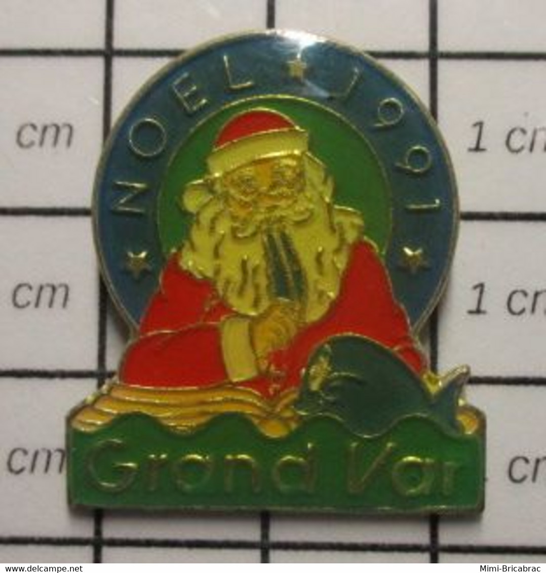 211a Pin's Pins / Beau Et Rare / THEME NOEL / PERE NOEL GRAND VAR 1991 BALEINE  ? EN MEDITERRANEE ? - Navidad