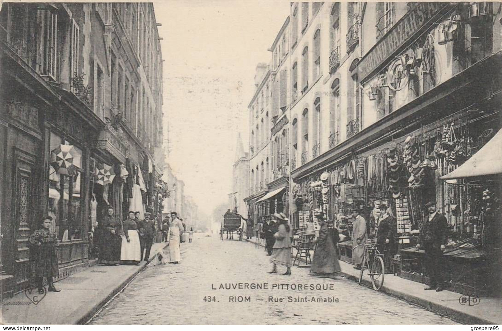 RIOM RUE SAINT AMABLE - Riom