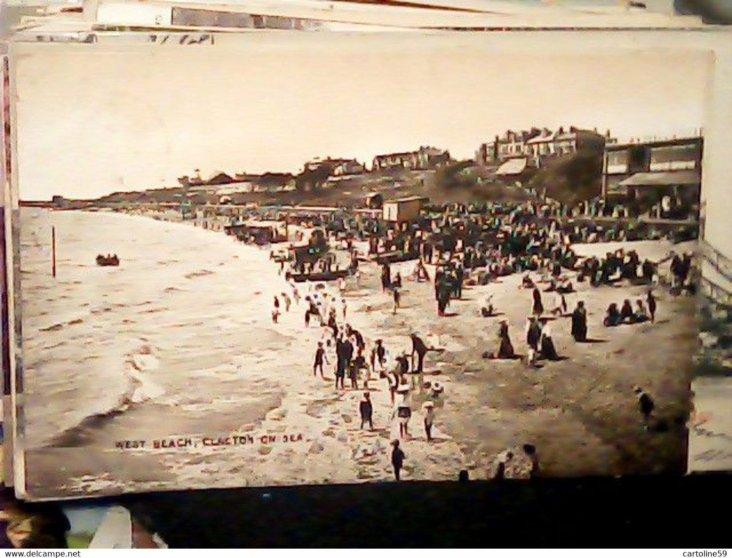ENGLAND CLACTON ON SEA - SANDS AND WEST CLIFF  VB1922 IP6770 - Clacton On Sea