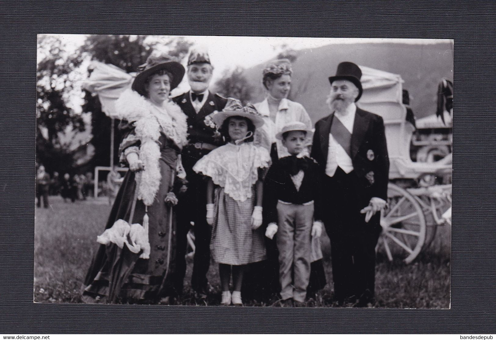 Rare Carte Photo Baudry Gex (01) Fete De L' Oiseau 1954 Personnages Costumés  Roi De La Fete ?    ( 50689) - Gex