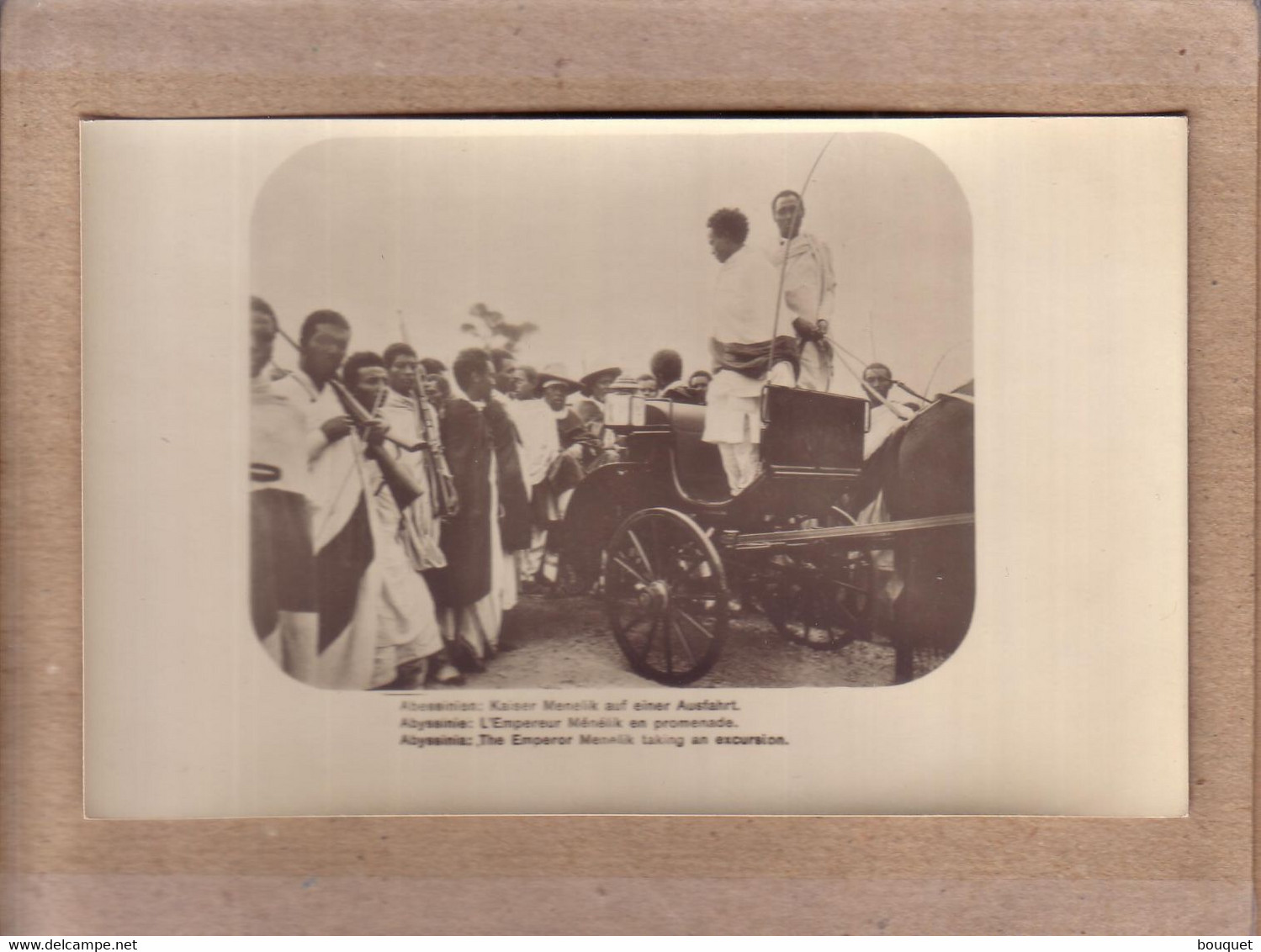 ETHIOPIE , ABYSSINIE - CARTE PHOTO - L' EMPEREUR MENELIK EN PROMENADE - Etiopia