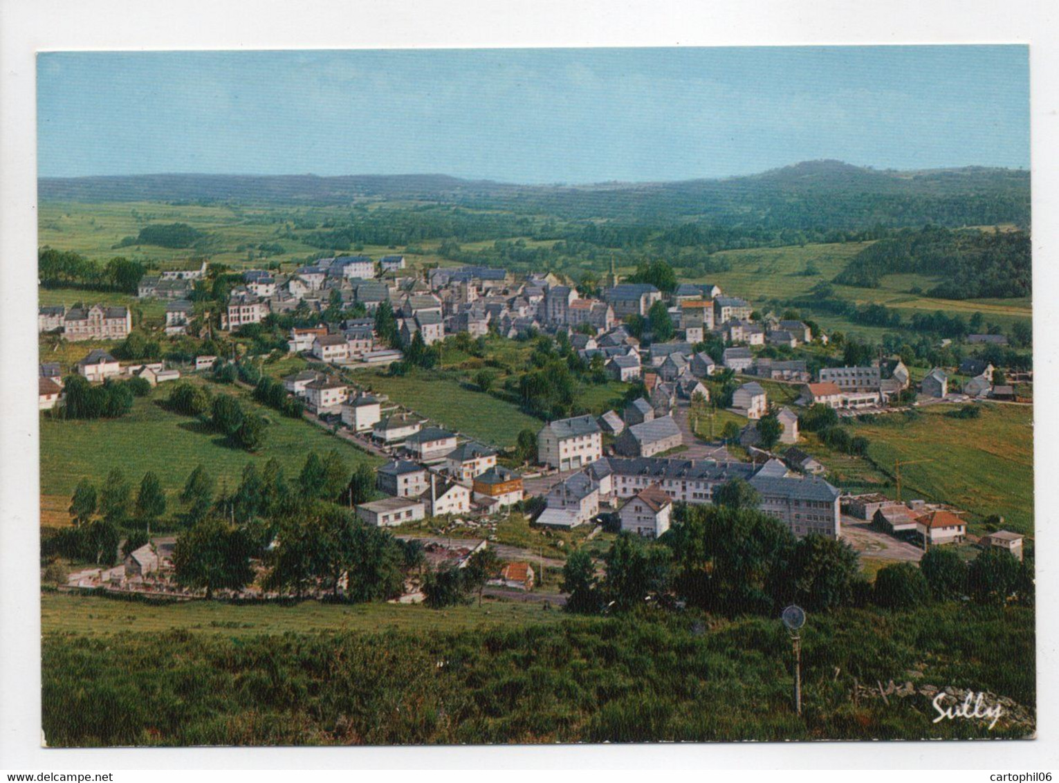 - CPM LA TOUR-D'AUVERGNE (63) - Le Bourg Vu De La Vierge De Natzy - Photo Sully 1560 - - Altri & Non Classificati