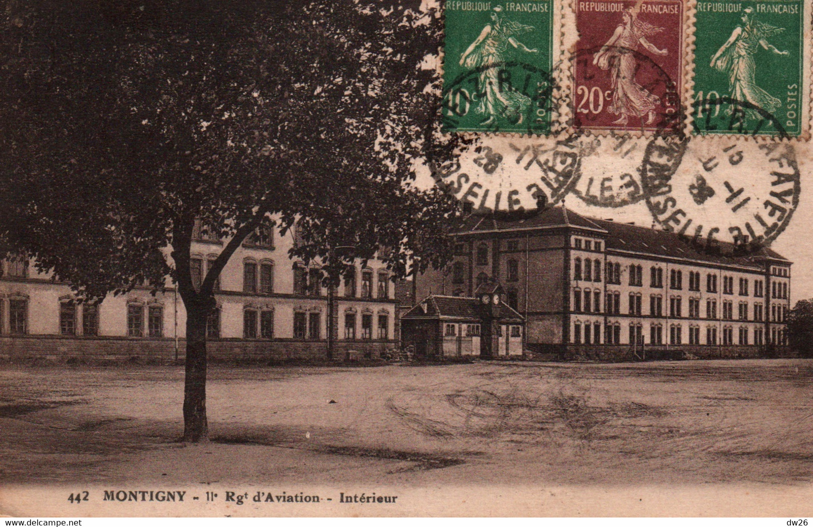 Caserne à Montigny-les-Metz (Moselle) 11e Régiment D'Aviation, L'Intérieur - Edition Fischer - Carte N° 442 De 1928 - Casernes