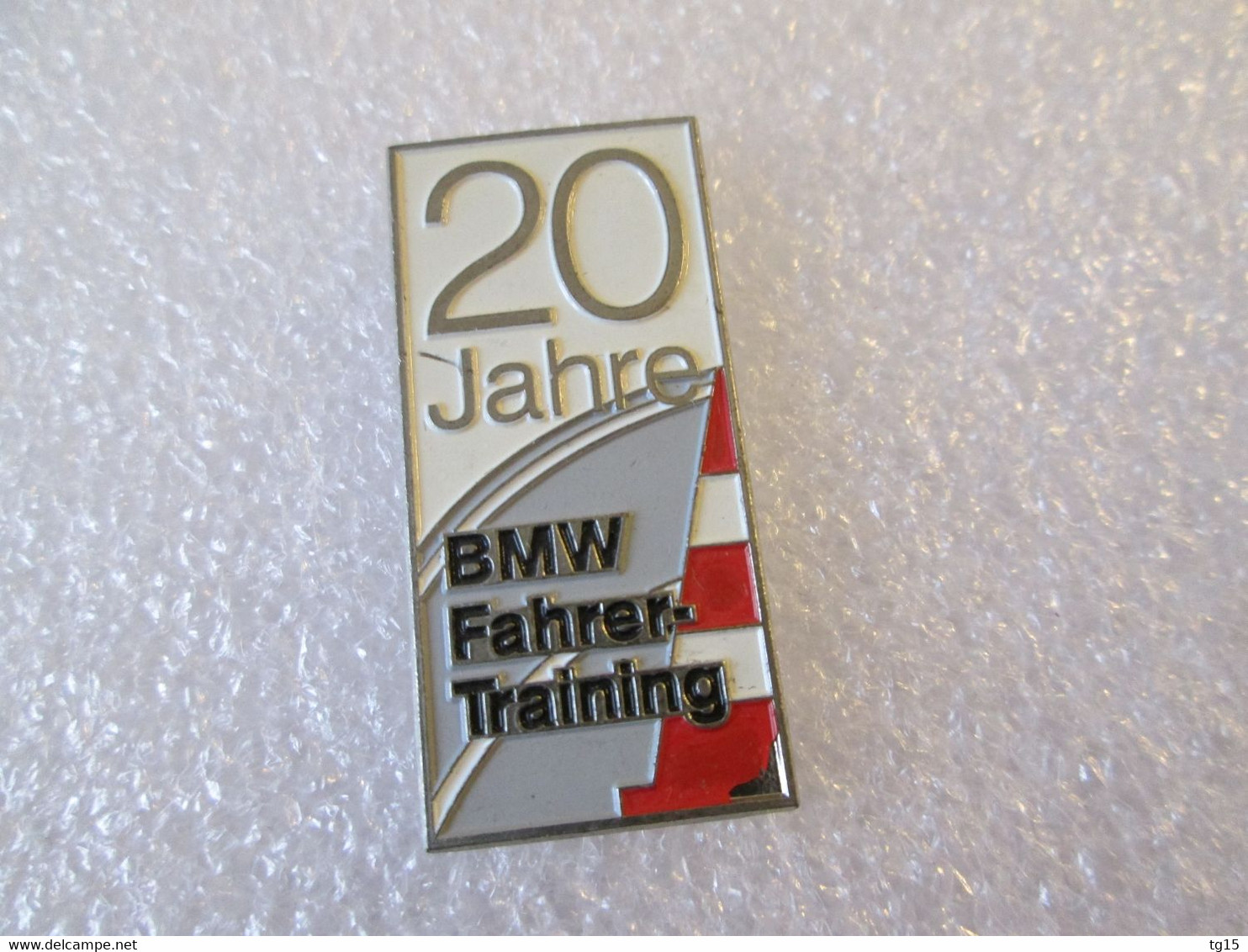 PIN'S      BMW  20 JAHRE FAHRER TRAINING - BMW