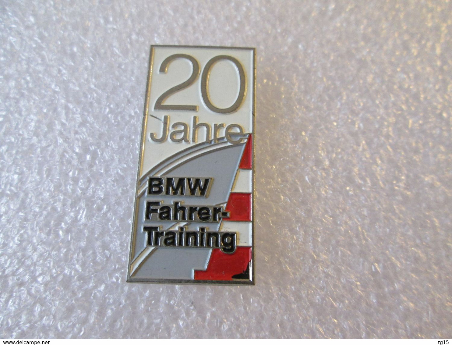 PIN'S      BMW  20 JAHRE FAHRER TRAINING - BMW