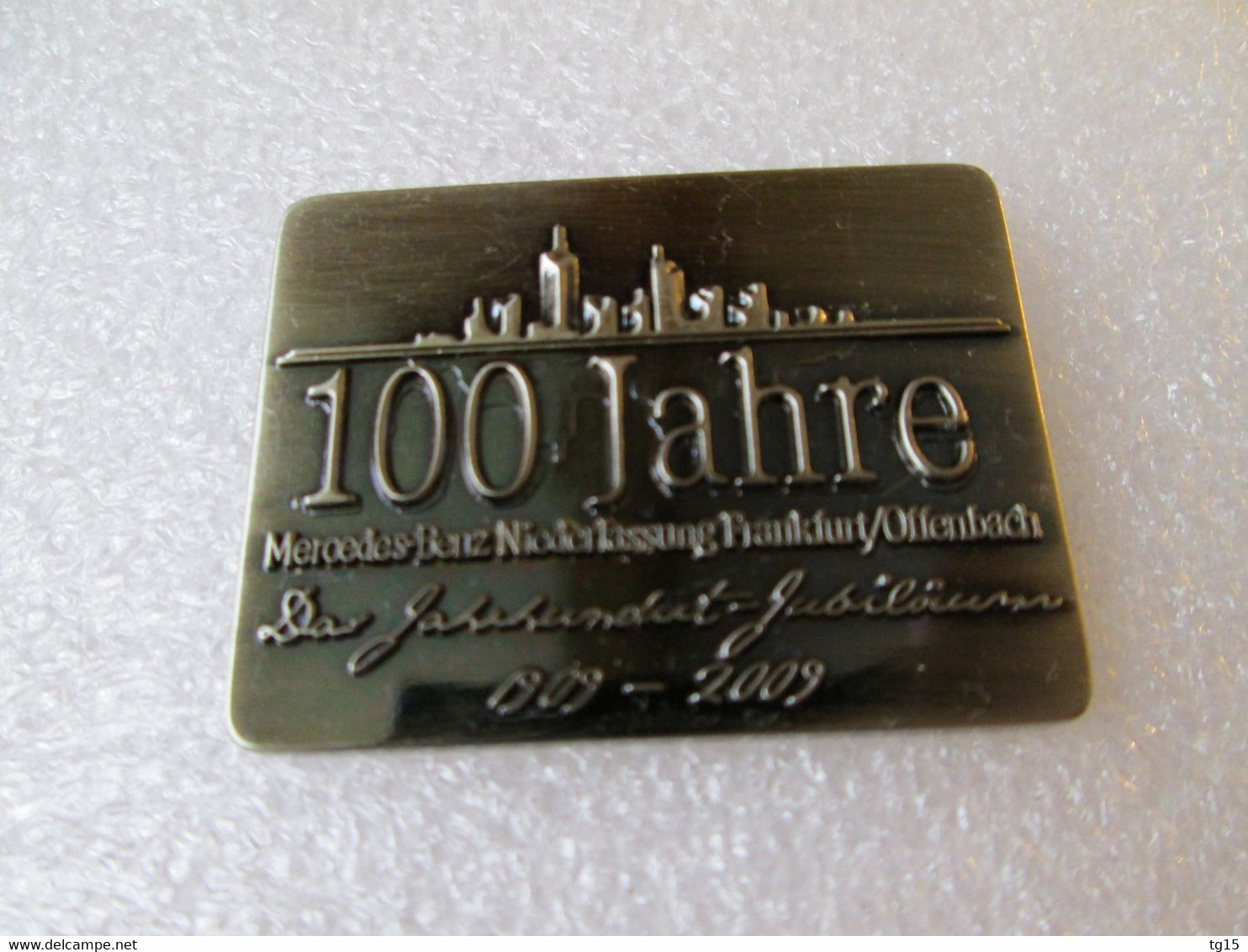 TOP  PIN'S   MERCEDES-BENZ  100 JAHRE   42x33mm - Mercedes