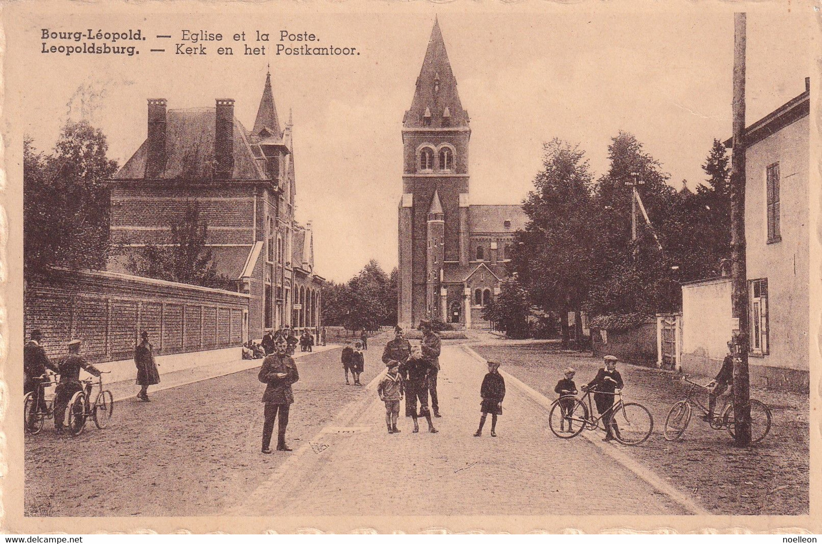 Bourg- Léopold - L'église Et La Poste - Beringen