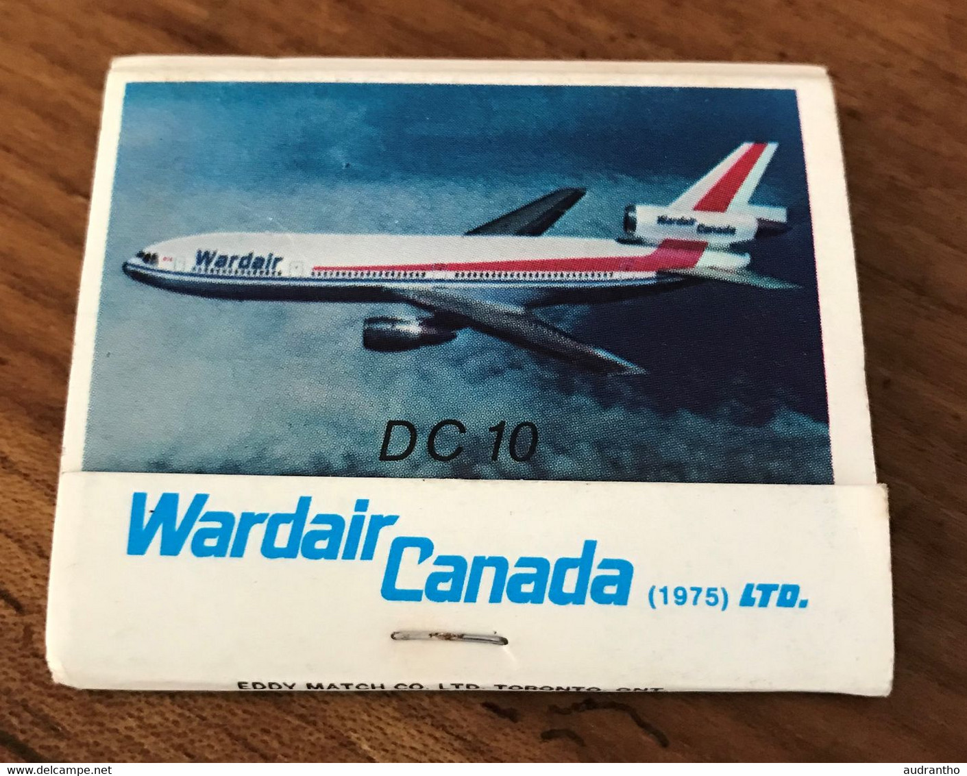 Rare Compagnie Aérienne Wardair Canada 1975 Avion DC 10 Boîte D'allumettes - Boites D'allumettes