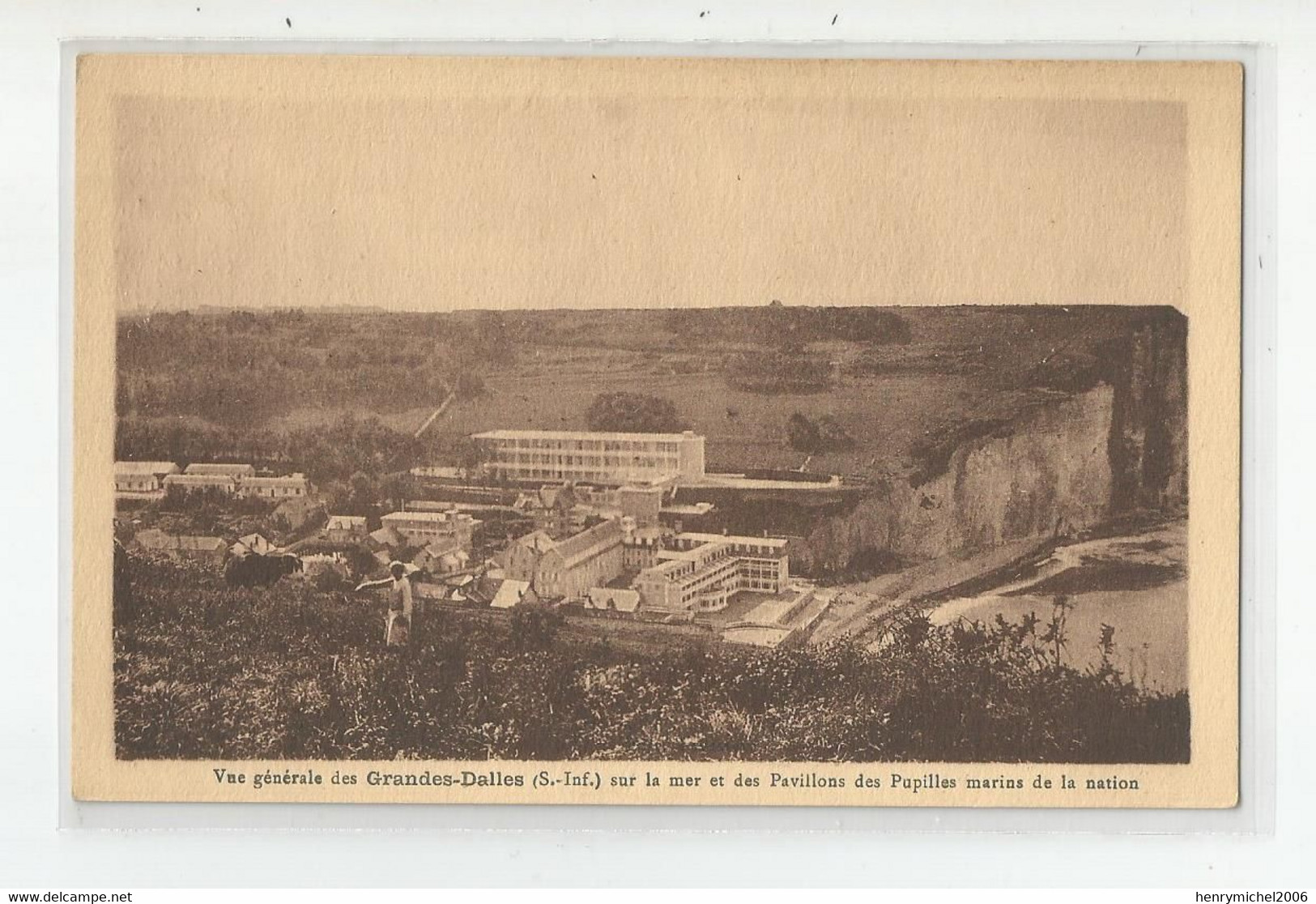 76 -  Les Grandes Dalles Vue Sur La Mer Et Des Pavillons Des Pupilles Marins De La Nation Ed Photo Jaouen A Rouen - Other & Unclassified