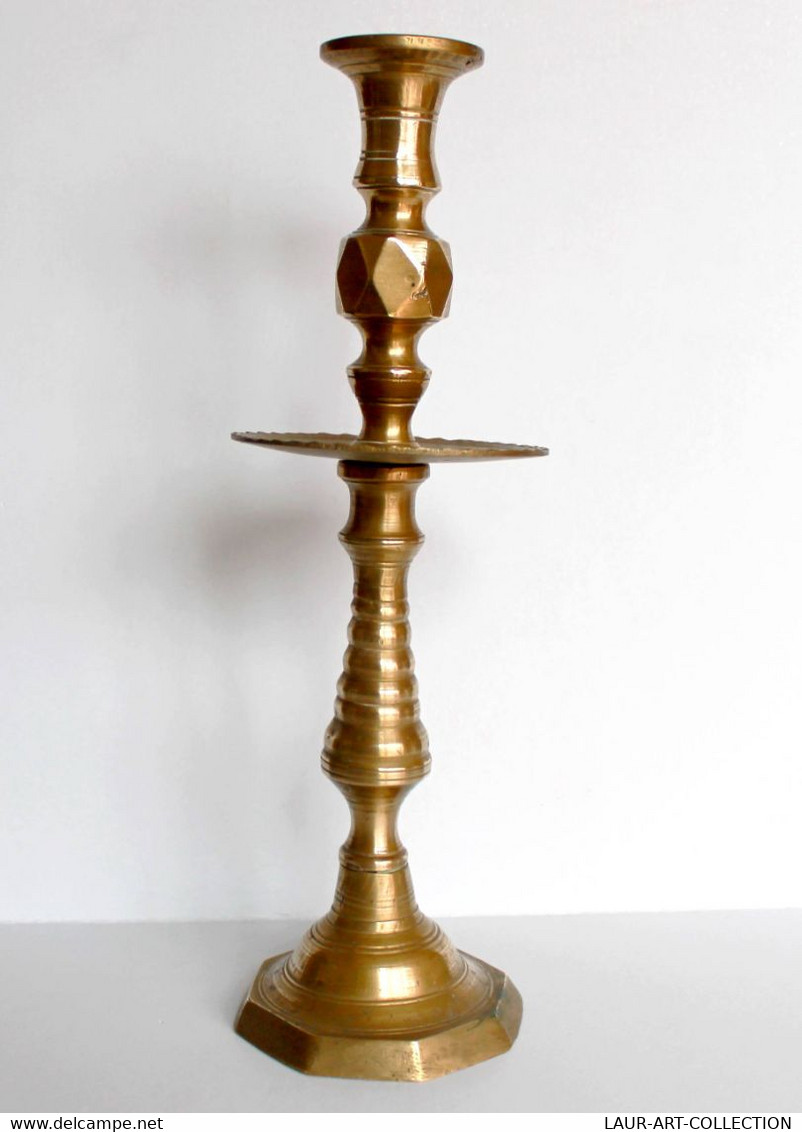 MAGNIFIQUE ANCIEN GRAND BOUGEOIR FLAMBEAU EN BRONZE DORÉ - STYLE DIRECTOIRE – XVIIIeme 34cm           (0507.1) - Kronleuchter, Kandelaber & Kerzenhalter