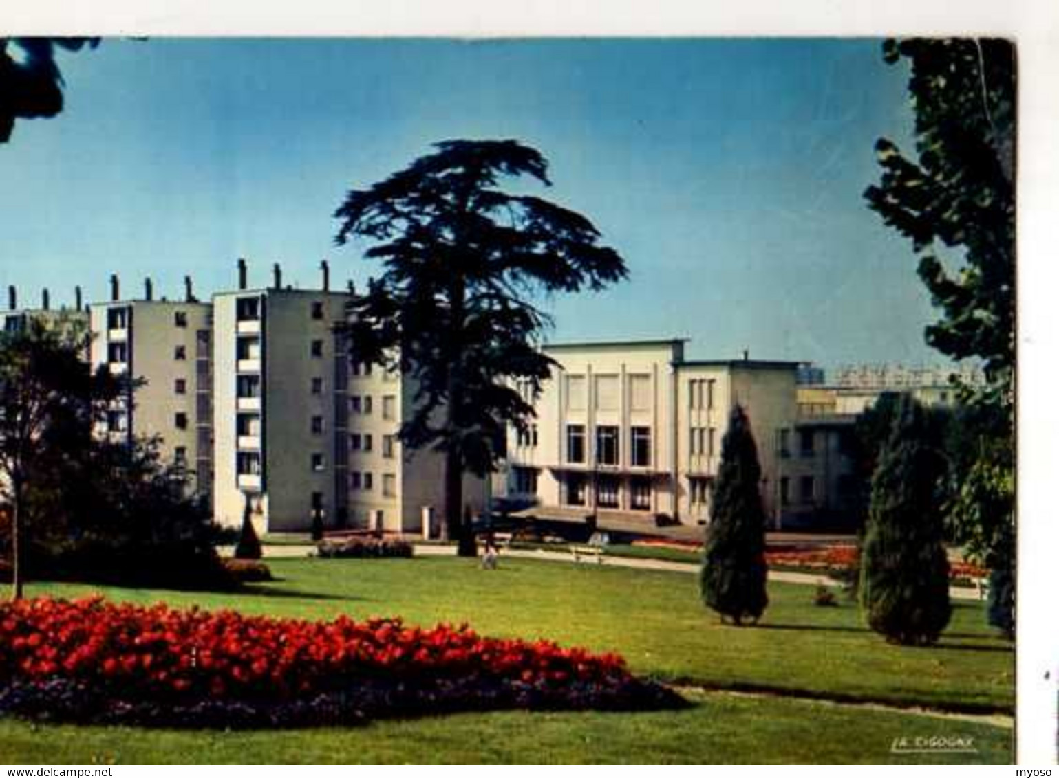 69 ST PRIEST Parc Du Chateau Et Maison Du Peuple - Saint Priest