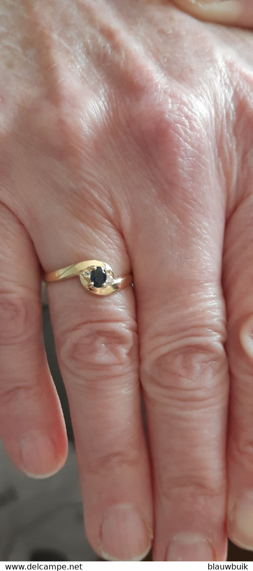 Moderne ring in geelgoud 18 karaat safier/diamant
