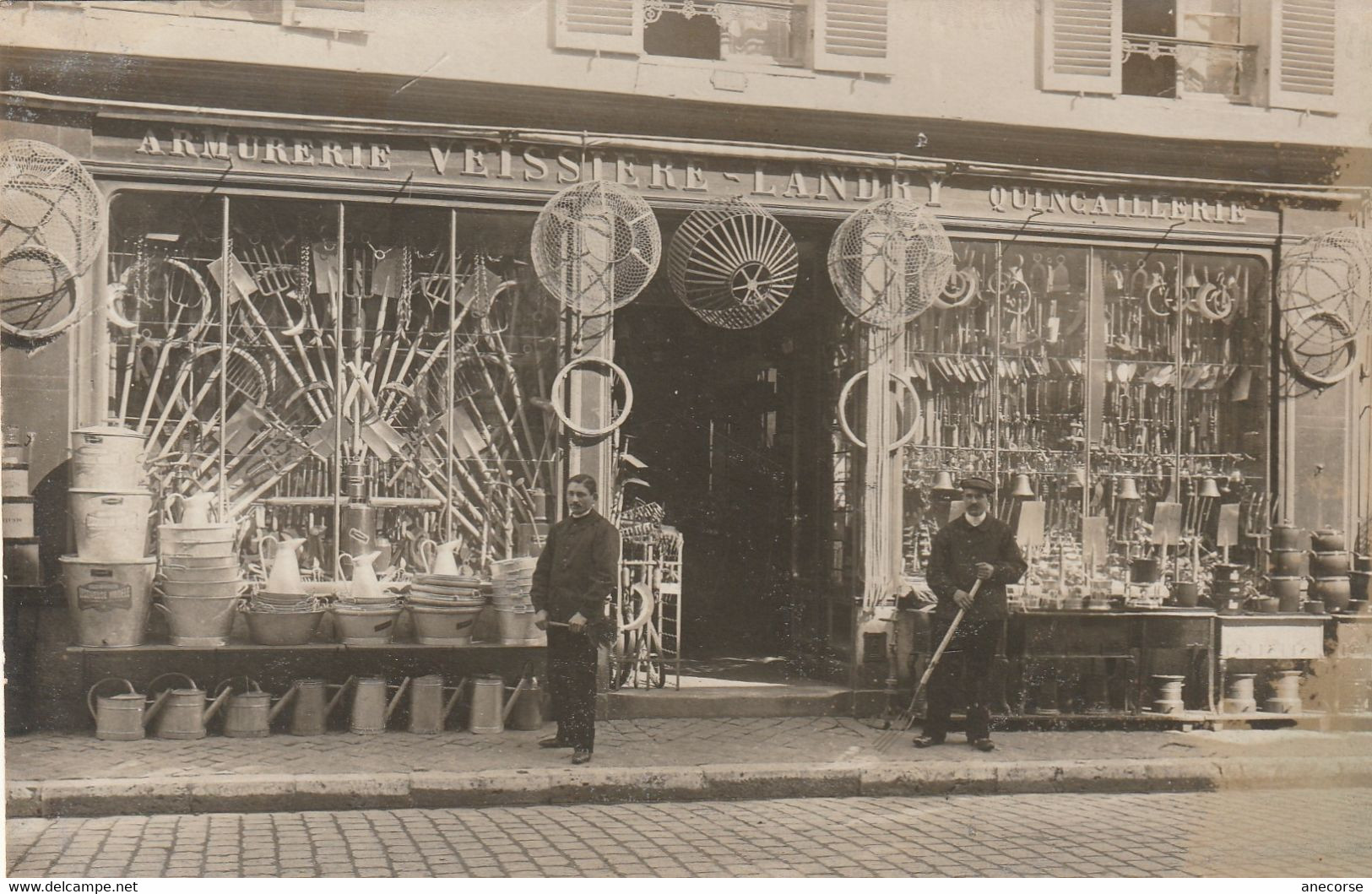 Carte Photo Armurerie VEISSIERE- LANDRY Quincaillerie Belle Devanture à Situer ( Seine Et Marne ?? ) - Foto