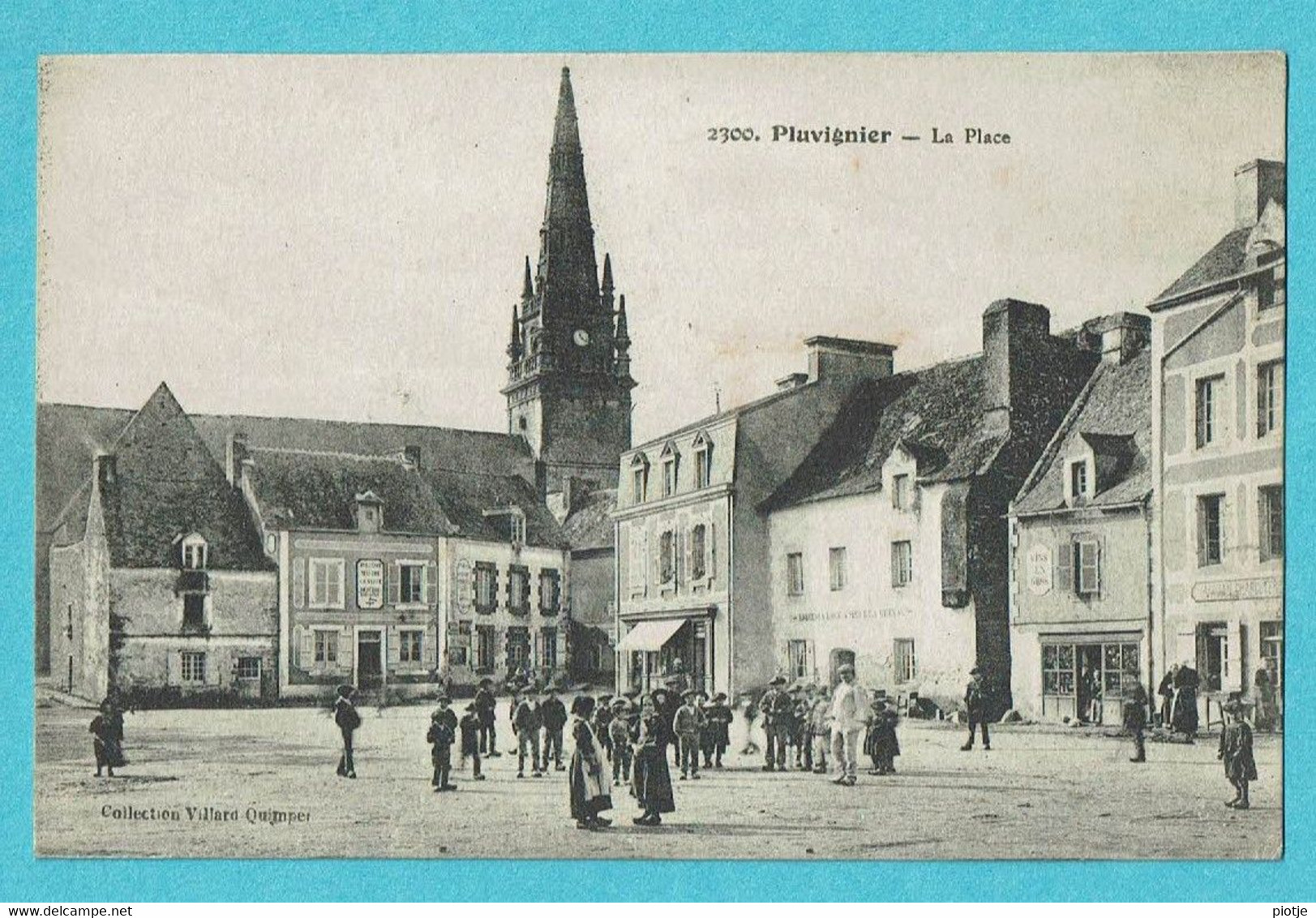 * Pluvigner (Dép 56 - Morbihan - France) * (Collection Villard Quimper, Nr 2300) La Place, Animée, église, Unique, TOP - Pluvigner