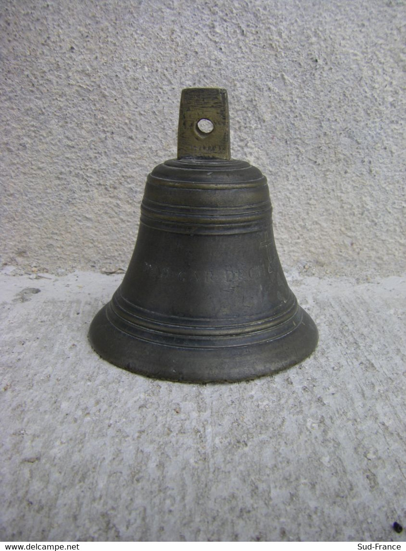 Cloche Ancienne "gravures Religieuse". - Bells