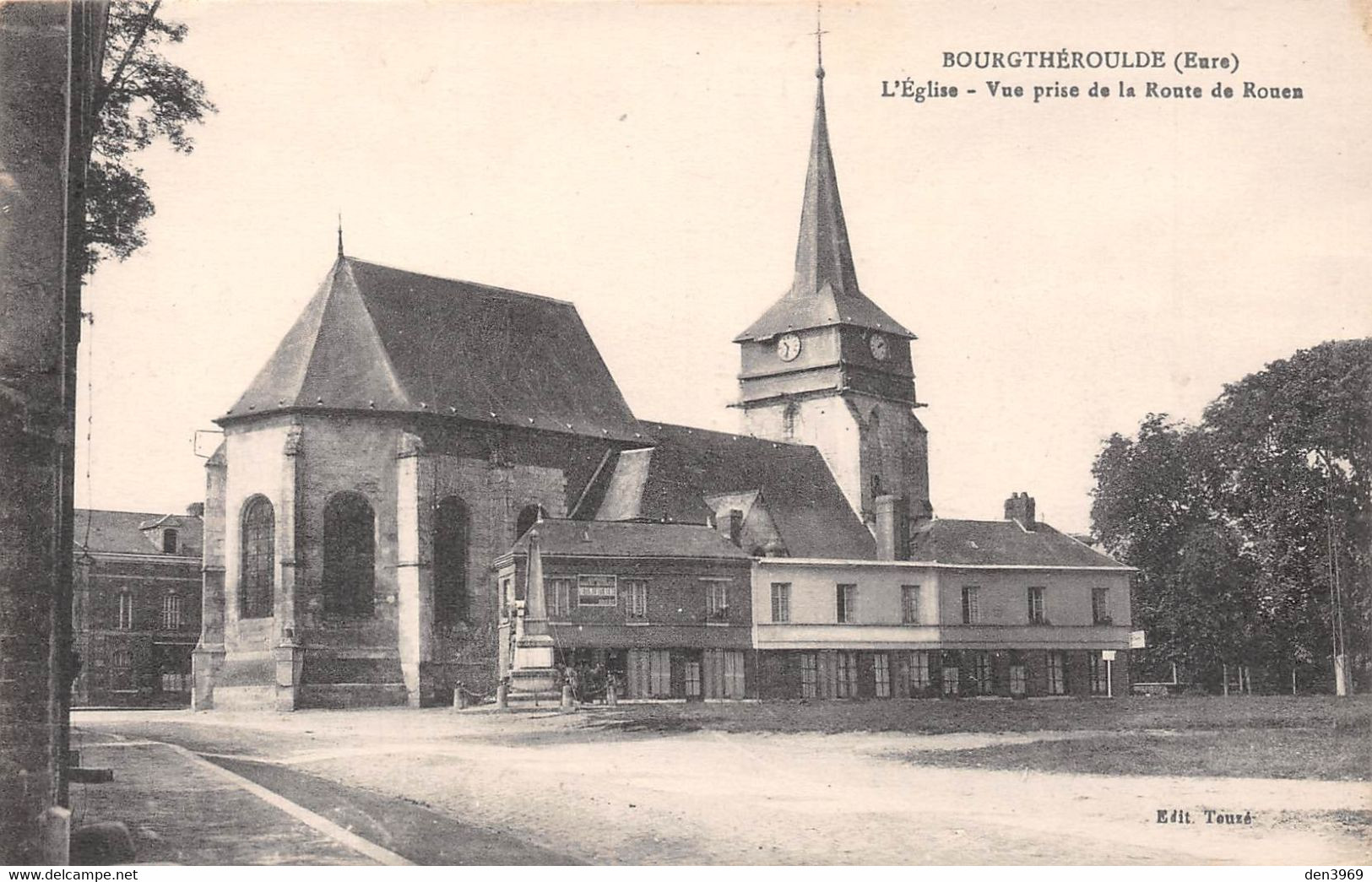 BOURGTHEROULDE (Eure) - L'Eglise - Vue Prise De La Route De Rouen - Bourgtheroulde