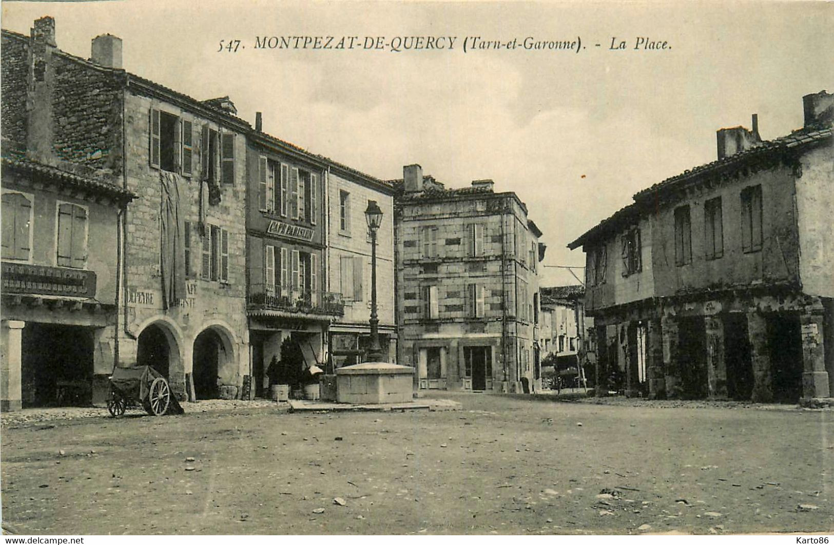 Montpezat De Quercy * La Place Du Village * Café Parisien - Montpezat De Quercy