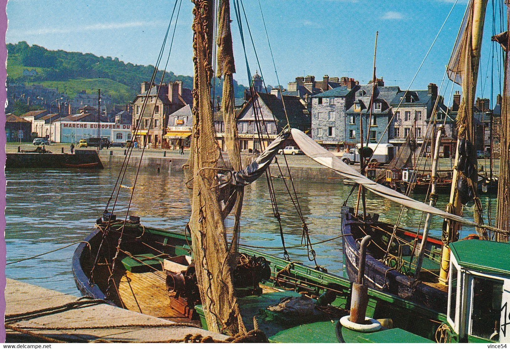 LA NORMANDIE - HONFLEUR - Le Port - Renault 4CV 4L Fourgonnette PTT R8 Autos - Honfleur