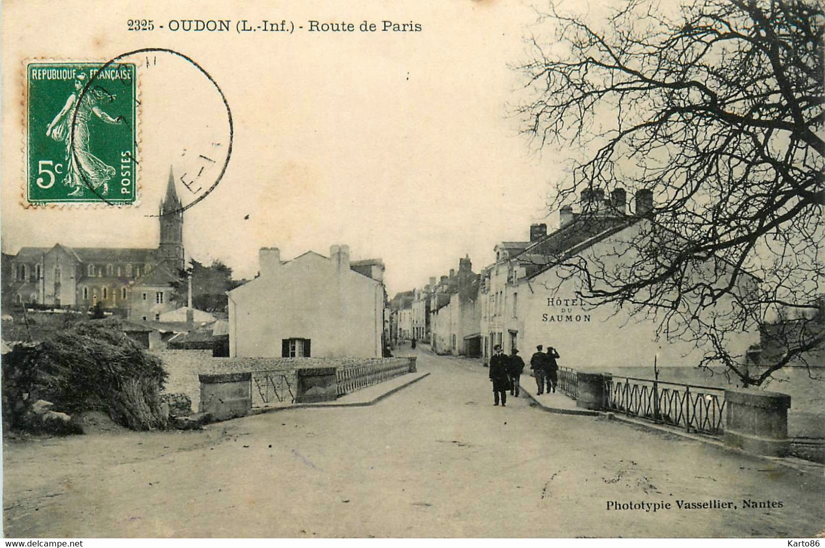 Oudon * La Route De Paris * Pont Et Hôtel Du Saumon - Oudon