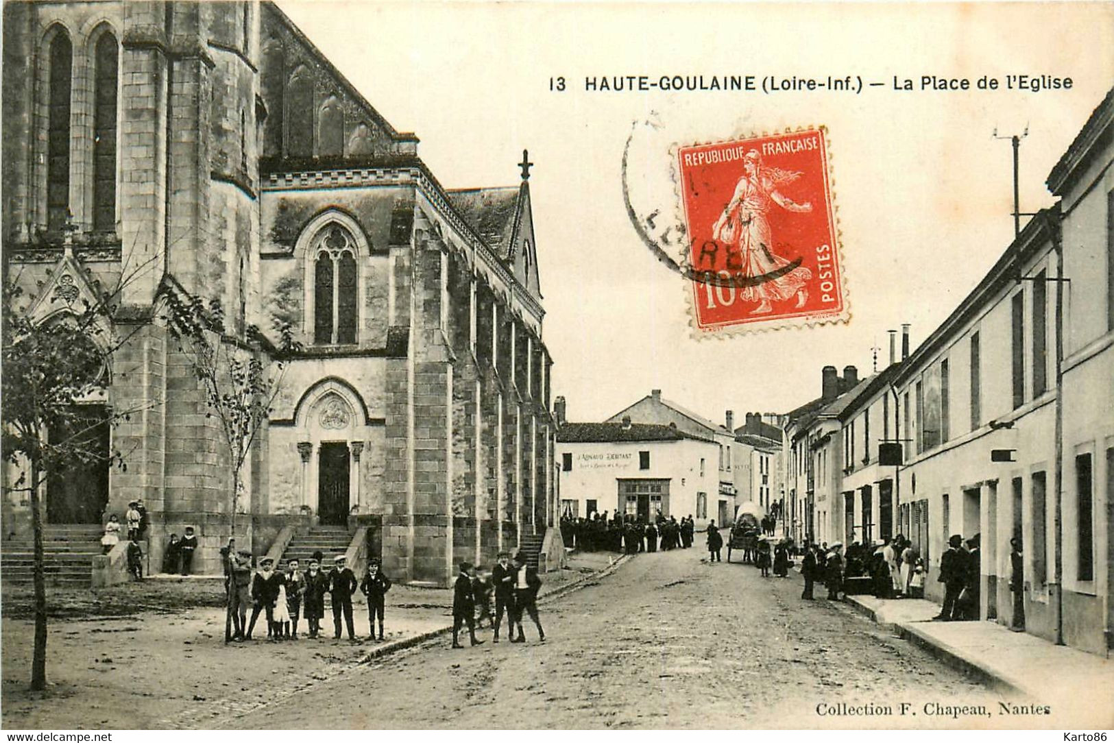 Haute Goulaine * Rue Et Place De L'église * Villageois * ARNAUD Débitant - Haute-Goulaine