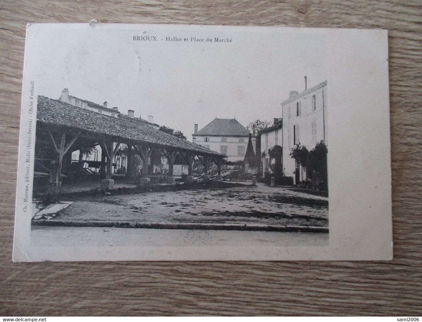 79 BRIOUX HALLES ET PLACE DU MARCHE - Brioux Sur Boutonne