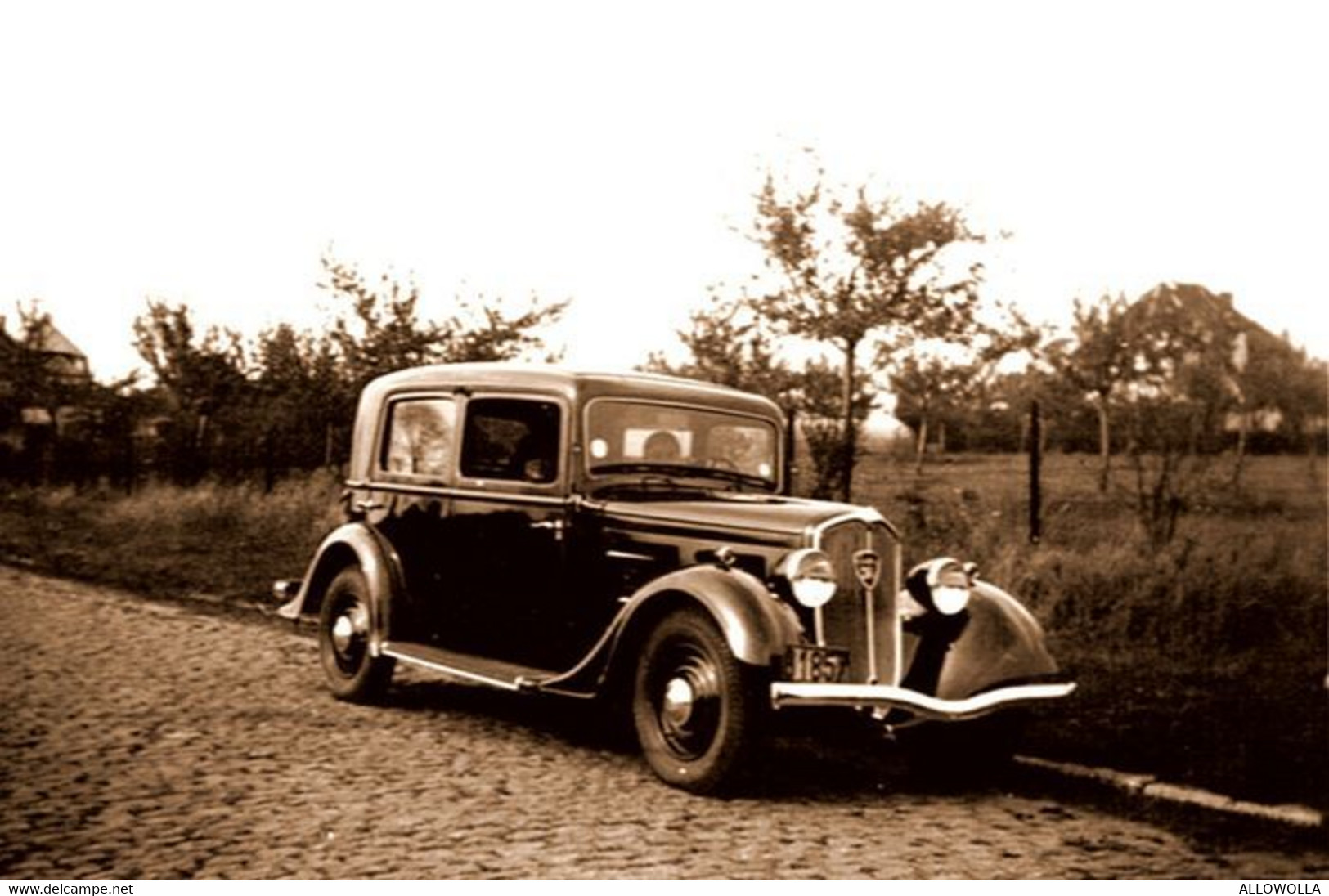 16152"PEUGEOT ENTRE 1900 ET 1940-LA PHOTO EST UNE IMPRESSION RECENTE D'UN LABORATOIRE PHOTO PROFESSIONEL-Cm. 10 X 15 - Coches