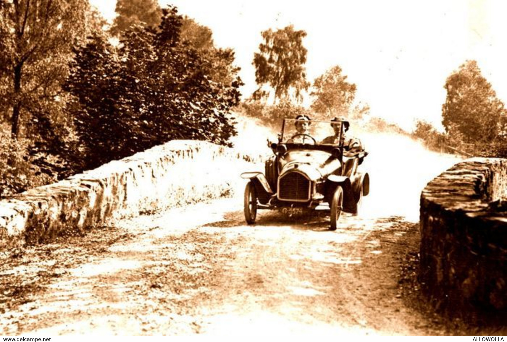 16153"PEUGEOT ENTRE 1900 ET 1940-LA PHOTO EST UNE IMPRESSION RECENTE D'UN LABORATOIRE PHOTO PROFESSIONEL-Cm. 10 X 15 - Automobile