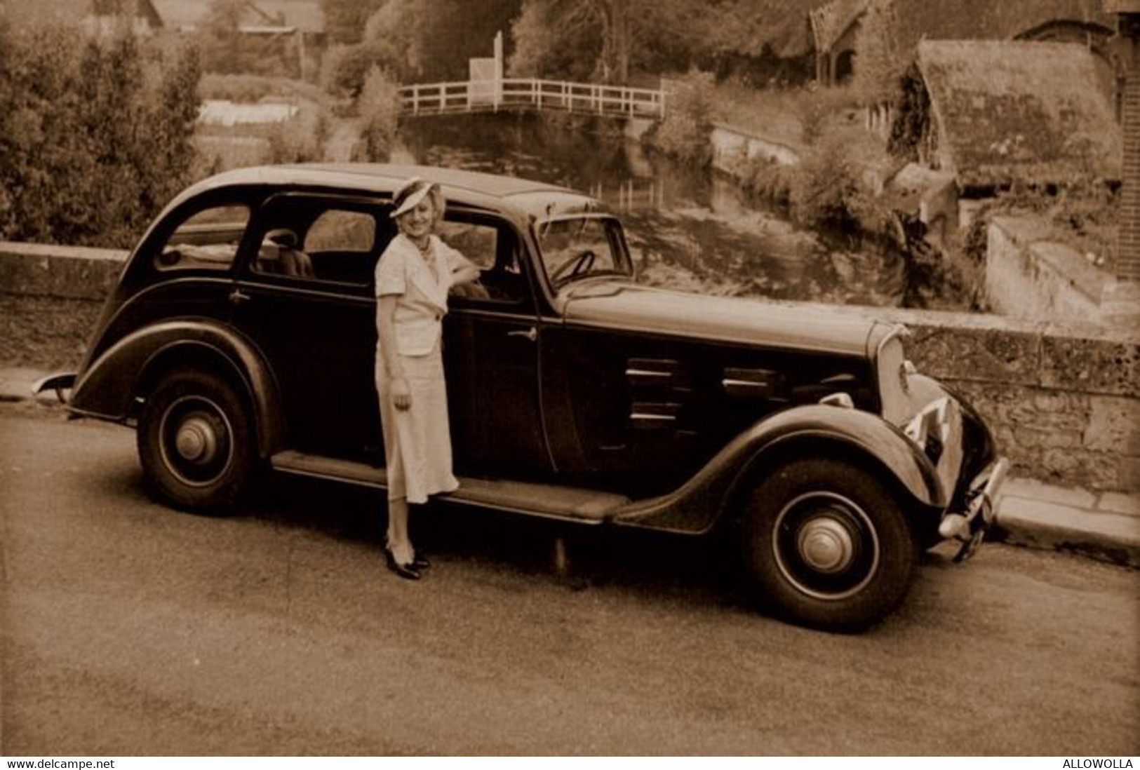 16163"PEUGEOT ENTRE 1900 ET 1940-LA PHOTO EST UNE IMPRESSION RECENTE D'UN LABORATOIRE PHOTO PROFESSIONEL-Cm. 10 X 15 - Coches