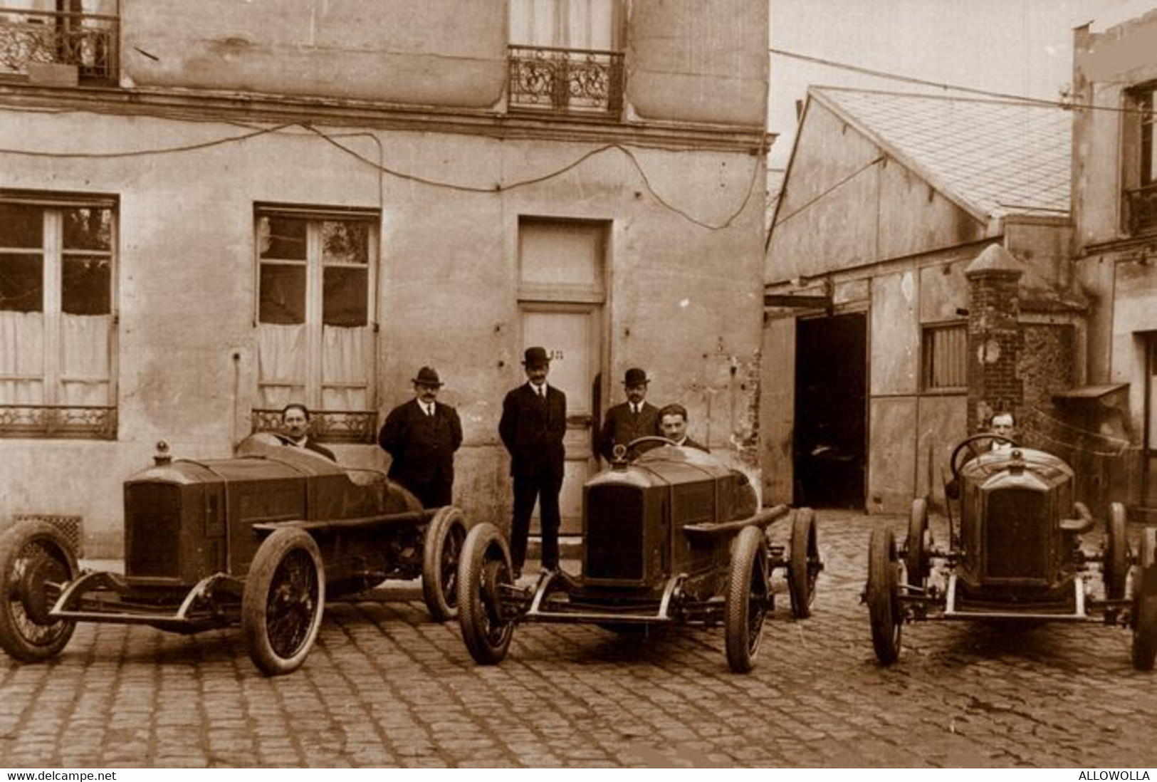 16174"PEUGEOT ENTRE 1900 ET 1940-LA PHOTO EST UNE IMPRESSION RECENTE D'UN LABORATOIRE PHOTO PROFESSIONEL-Cm. 10 X 15 - Automobiles