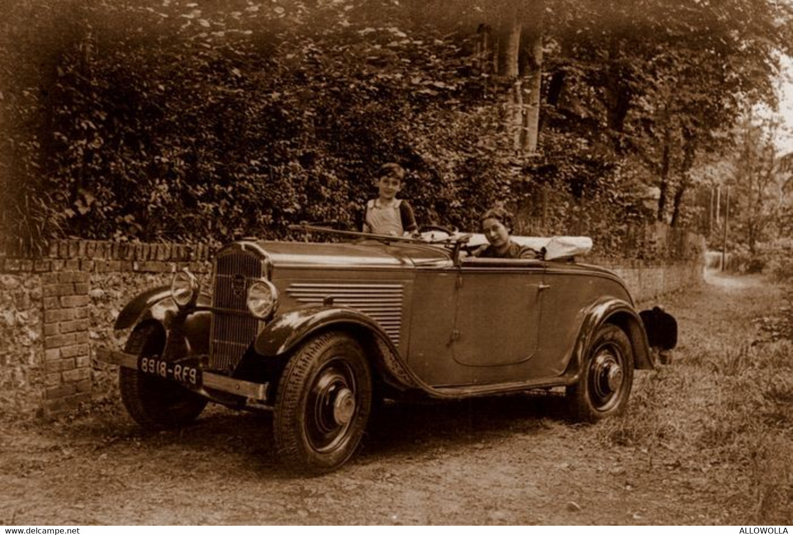 16175"PEUGEOT ENTRE 1900 ET 1940-LA PHOTO EST UNE IMPRESSION RECENTE D'UN LABORATOIRE PHOTO PROFESSIONEL-Cm. 10 X 15 - Coches