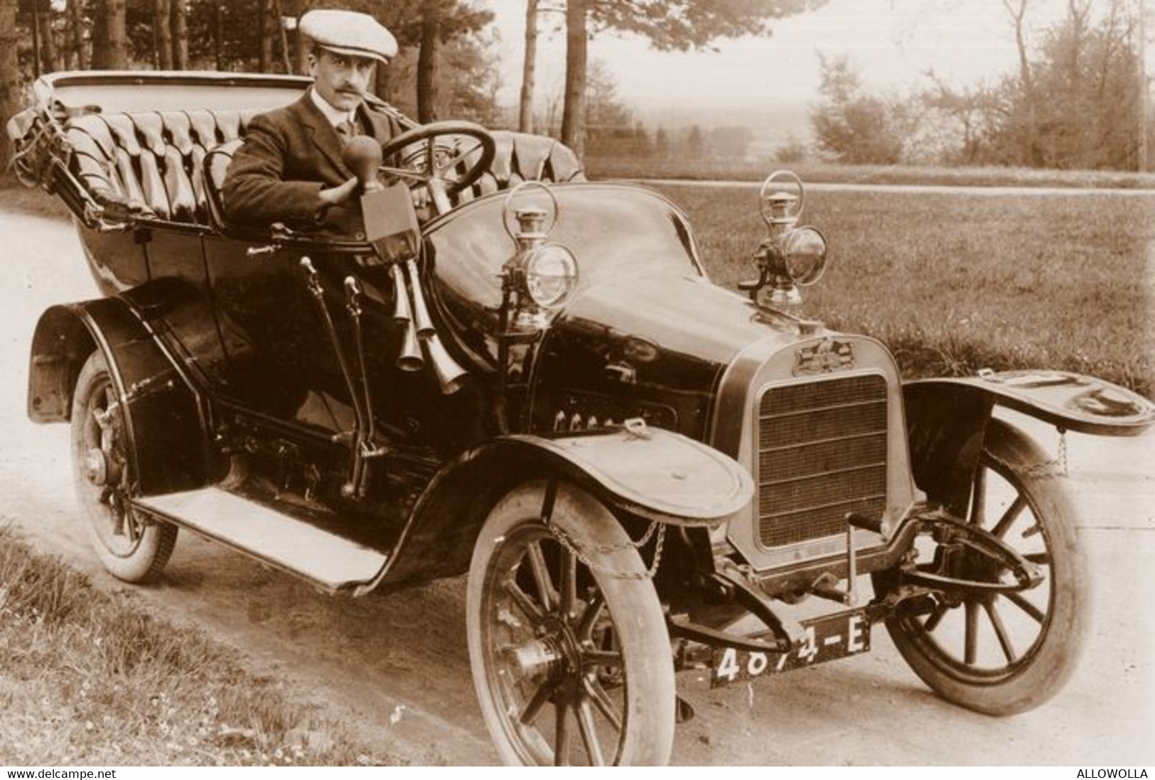 16182"PEUGEOT ENTRE 1900 ET 1940-LA PHOTO EST UNE IMPRESSION RECENTE D'UN LABORATOIRE PHOTO PROFESSIONEL-Cm. 10 X 15 - Coches