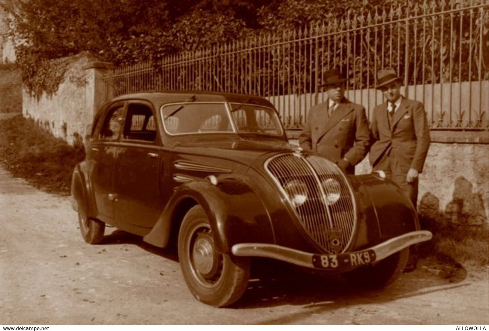 16185"PEUGEOT ENTRE 1900 ET 1940-LA PHOTO EST UNE IMPRESSION RECENTE D'UN LABORATOIRE PHOTO PROFESSIONEL-Cm. 10 X 15 - Automobili