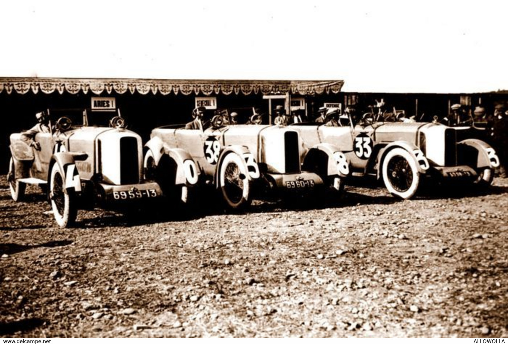 16188"PEUGEOT ENTRE 1900 ET 1940-LA PHOTO EST UNE IMPRESSION RECENTE D'UN LABORATOIRE PHOTO PROFESSIONEL-Cm. 10 X 15 - Coches