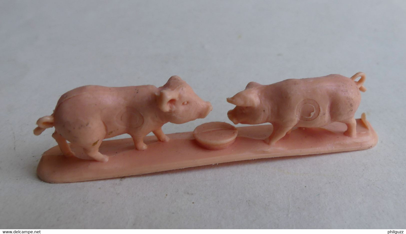 FIGURINE PUBLICITAIRE LA ROCHE AUX FEES 70's LA FERME - COCHON PORCELETS - PAS DUNKIN - Cochons