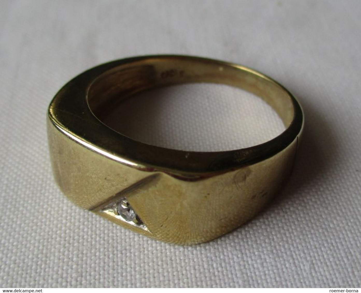 Dekorativer Massiver 333er Gold Damenring Mit Kleinem Weißen Stein (119388) - Ringe