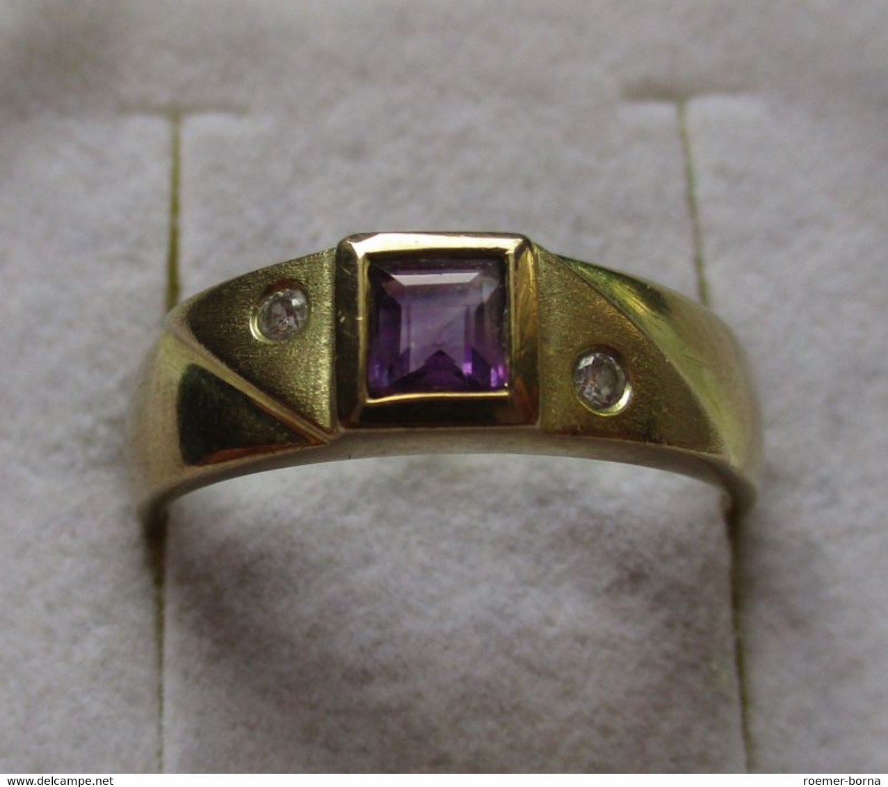 Hübscher Damen Ring Aus 333er Gold Mit Weißem Und Violettem Edelstein (120242) - Rings