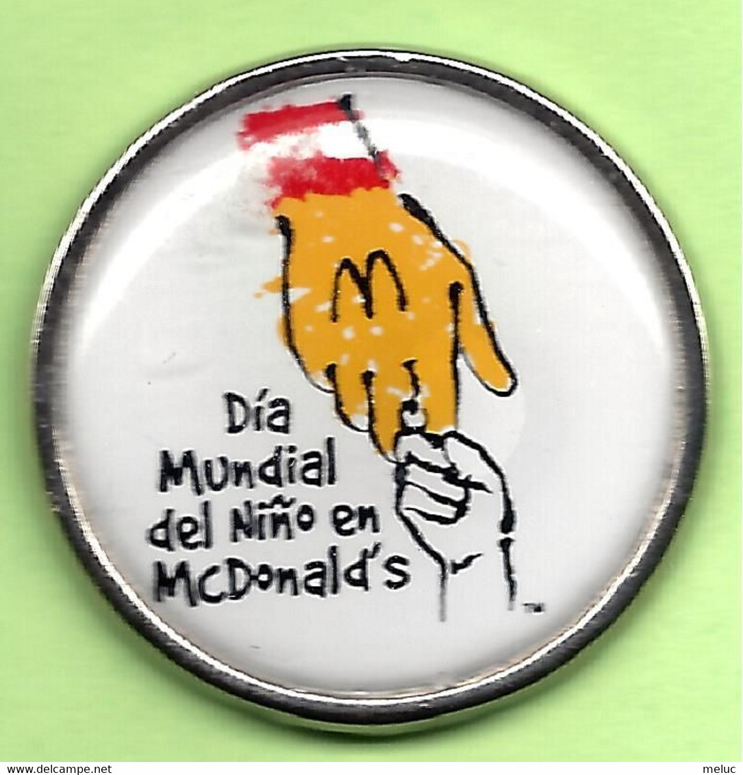 Pin's Mac Do McDonald's Dia Mundial Del Nino En McDonald's - 3F21 - McDonald's