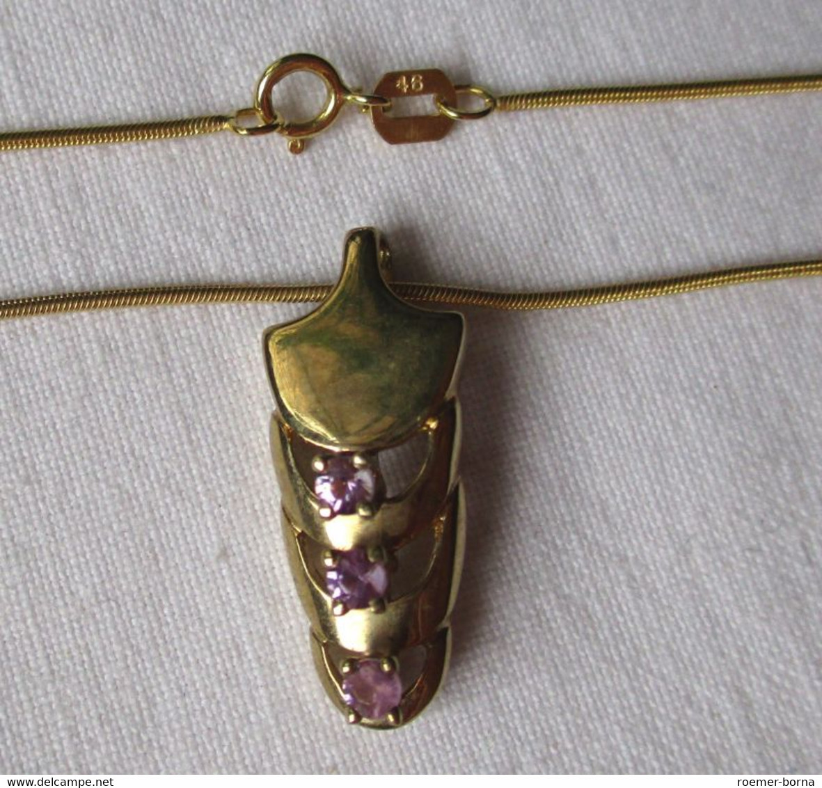 Elegante 333er Gold Kette Mit Aufwendigem Amethyst Besetztem Anhänger (136293) - Halsketten