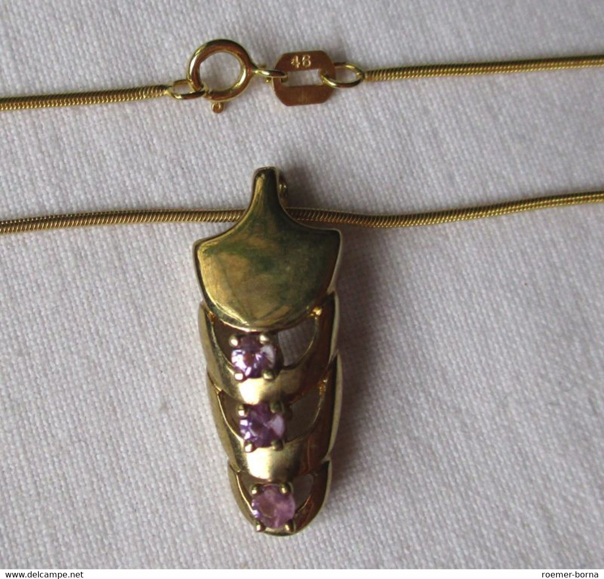 Elegante 333er Gold Kette Mit Aufwendigem Amethyst Besetztem Anhänger (136293) - Necklaces/Chains