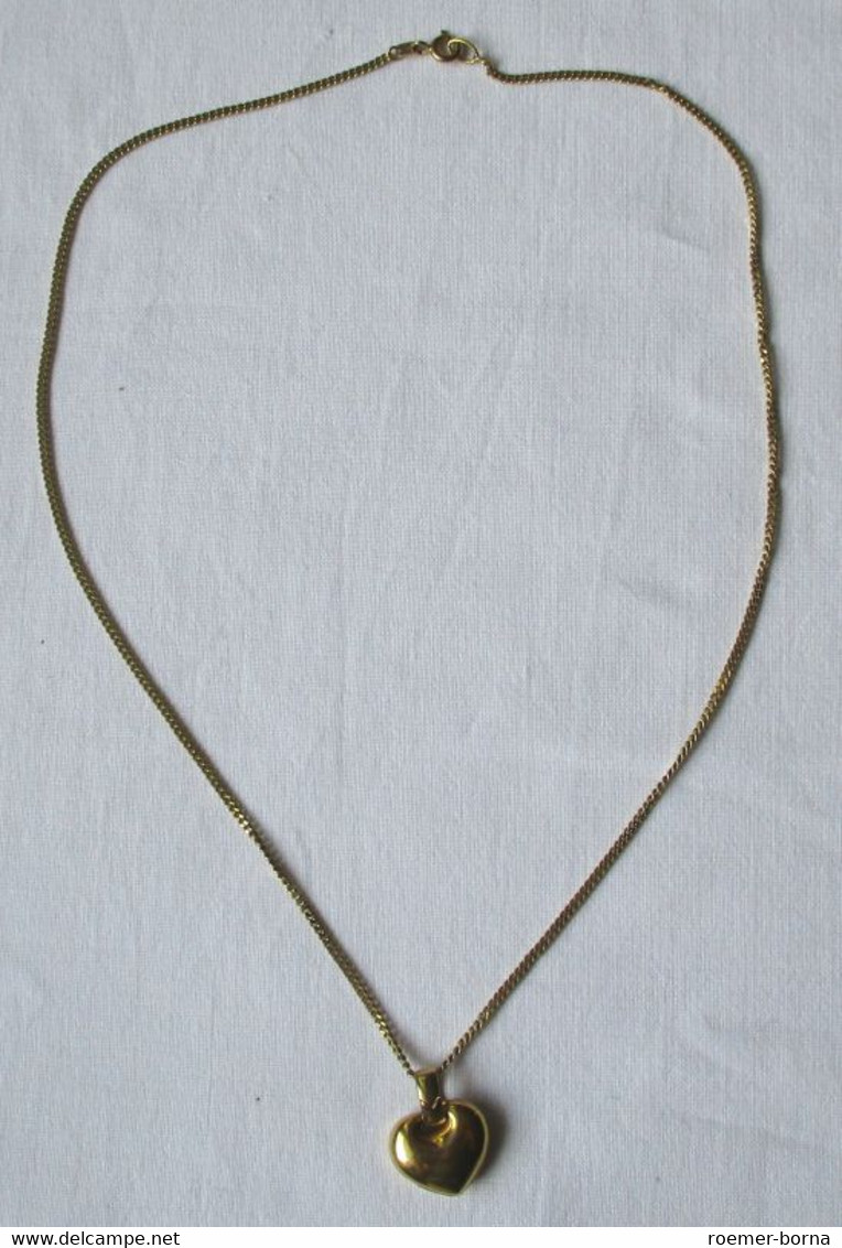 Charmante Kette Aus 333er Gold Mit Herzförmigem Anhänger (121255) - Necklaces/Chains