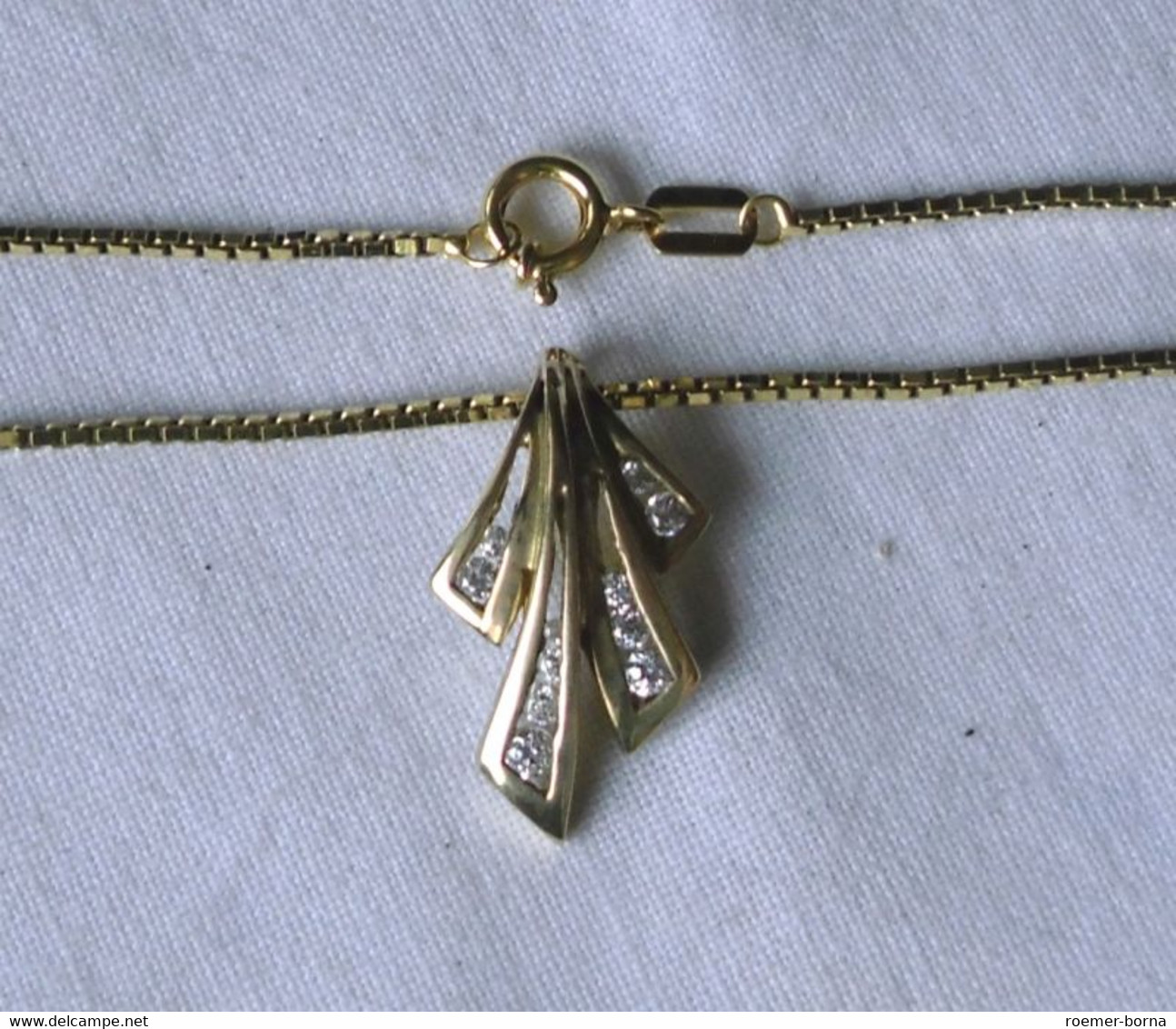 Schöne Kette Mit Anhänger Aus 333er Gold Mit Weißen Steinen (103935) - Halsketten