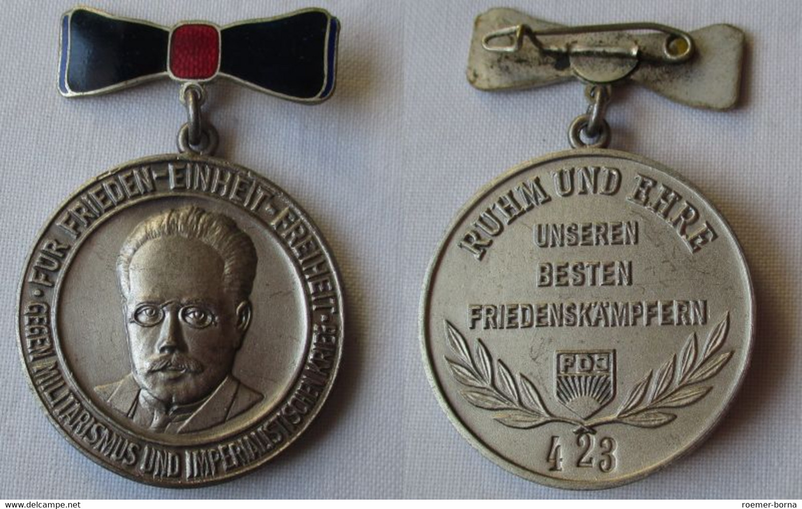 DDR Karl Liebknecht Medaille Ruhm & Ehre Unseren Besten Friedenskämpfer (150471) - RDA